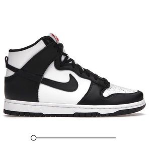 Nike Black and White Women's Sneakers